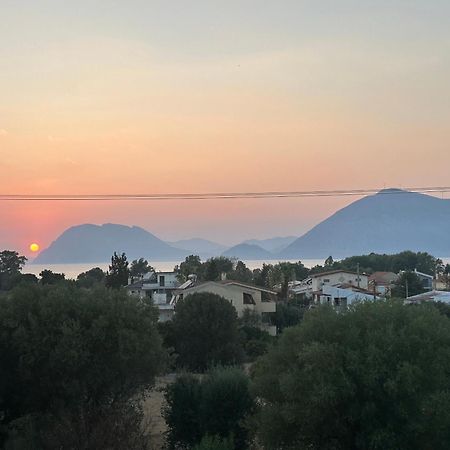 Δωματιο Με Ησυχία Και Θέα Patras Exterior foto